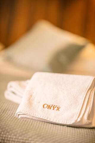 Отель Hotel Onyx Губин Двухместный номер Делюкс с 1 кроватью и ванной-4